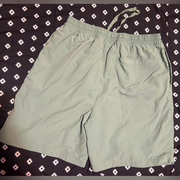 Free Assembly kids light green w/ floral pattern Swim shorts- size 14/16 - Picture 2 of 8